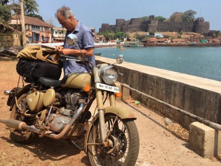 Merinero y su Royal Enfield